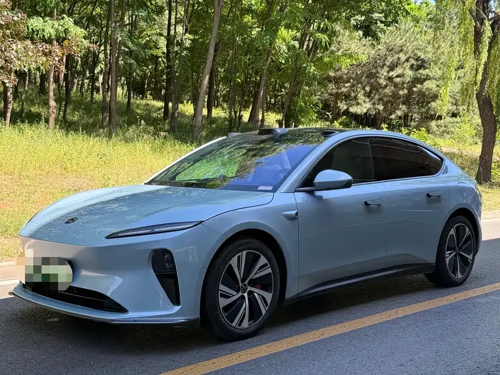 NIO ET5