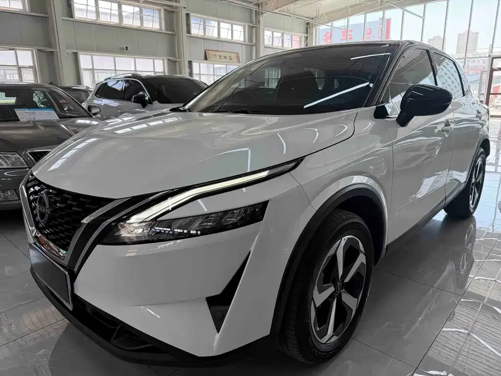 Nissan Qashqai — фото 1