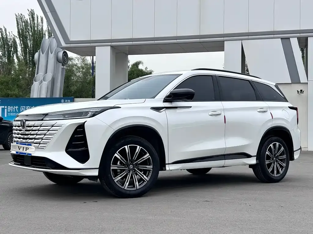 Changan CS75PLUS — фото 1