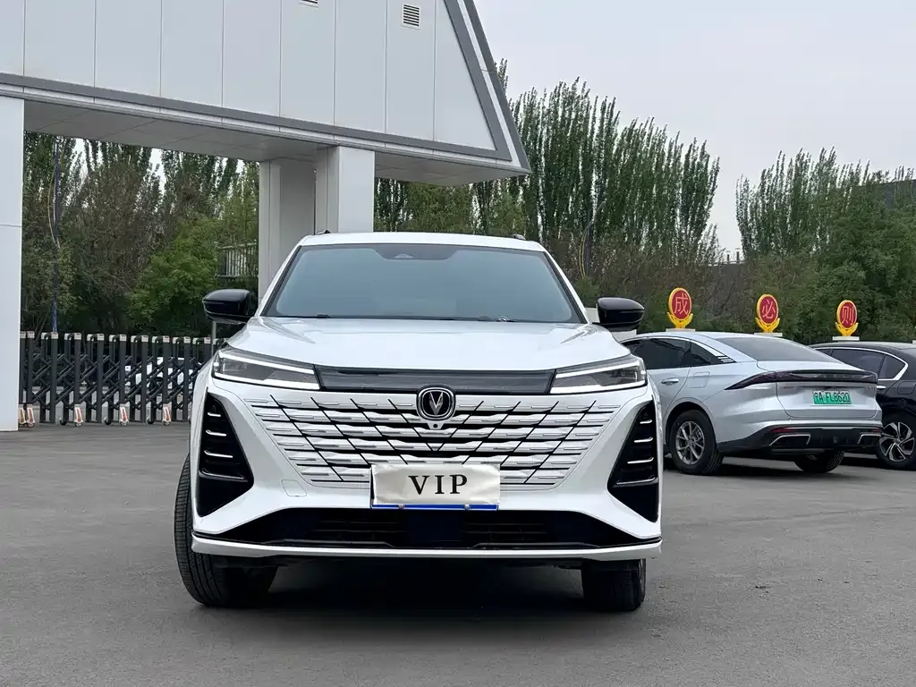 Changan CS75PLUS — фото 9