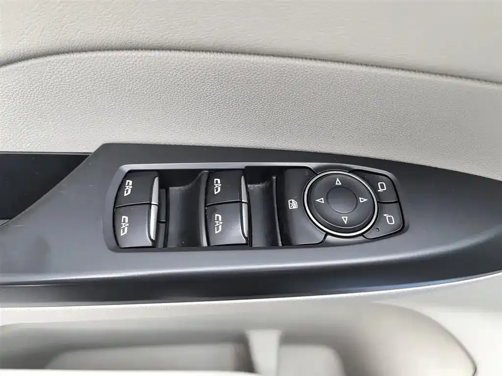 Buick GL8 2023 из CN, фото 7