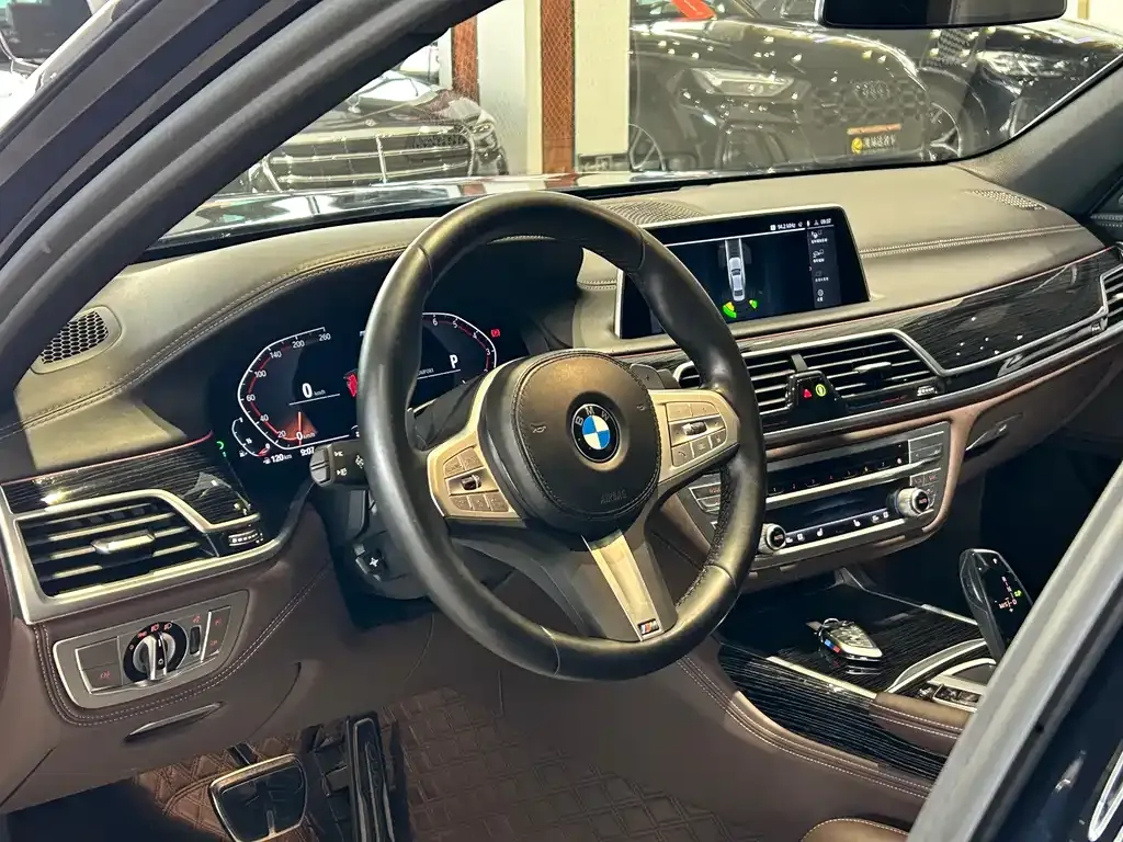 BMW 7 Series 2022 из CN, фото 8