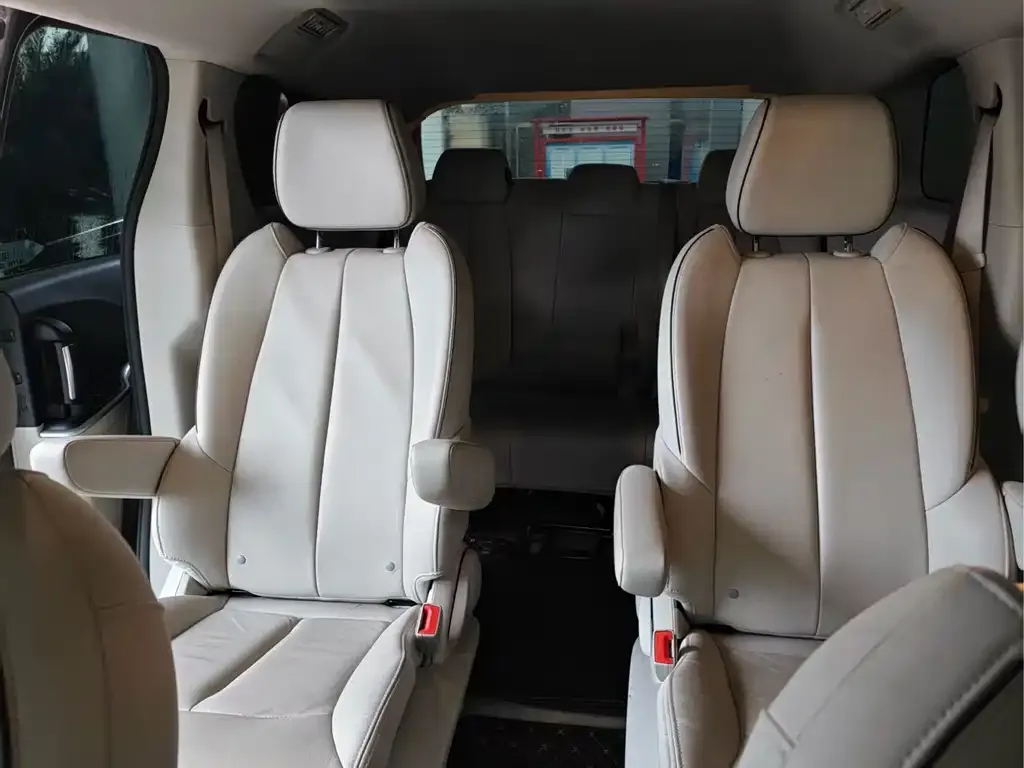 Buick GL8 2021 из CN, фото 2