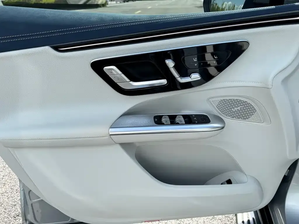 Mercedes-Benz EQE SUV 2023 из CN, фото 8