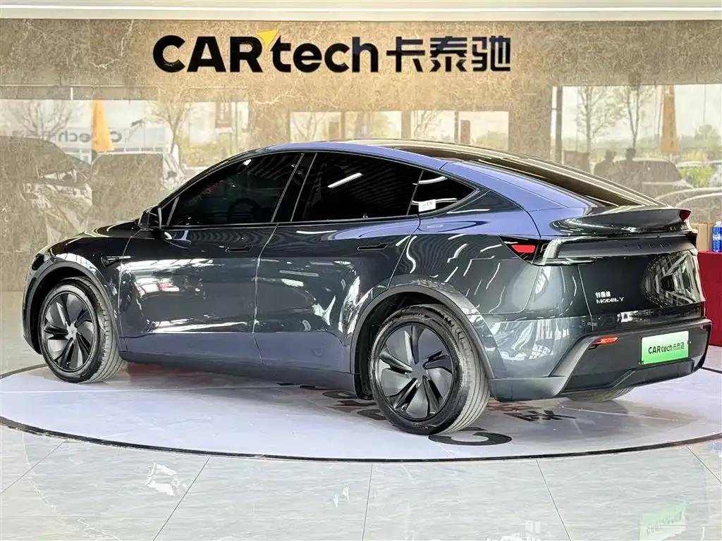 Tesla Model Y — фото 7