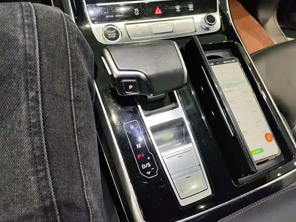 Audi Q7 — фото 10