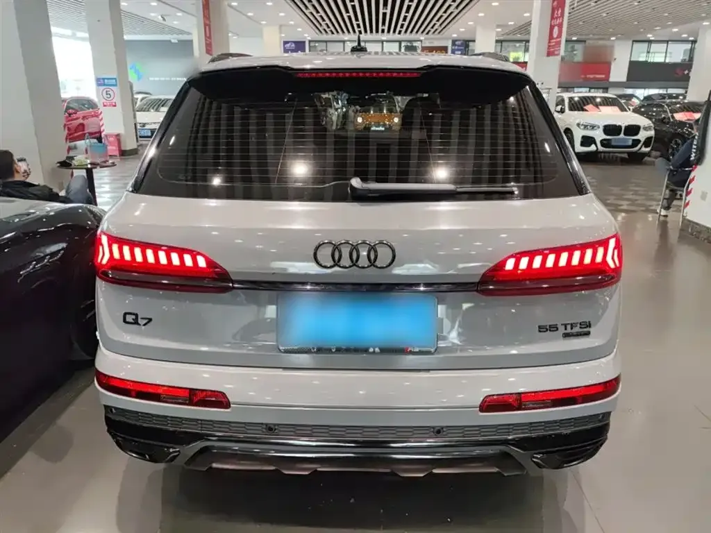 Audi Q7 — фото 5