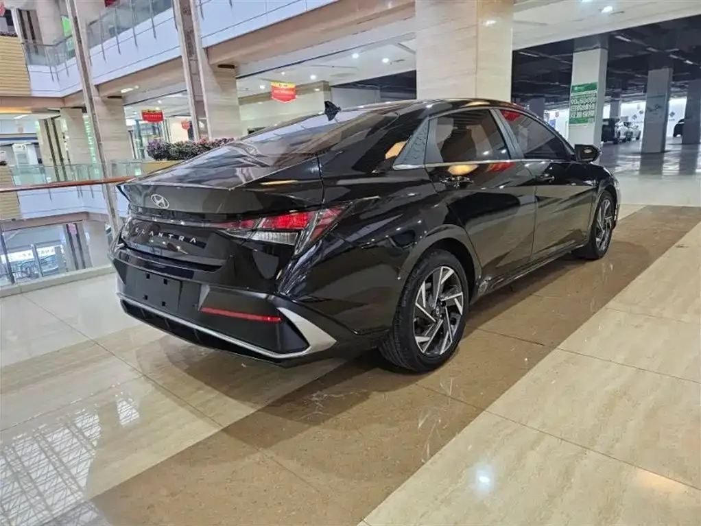 Hyundai Elantra 2023 из CN, фото 9