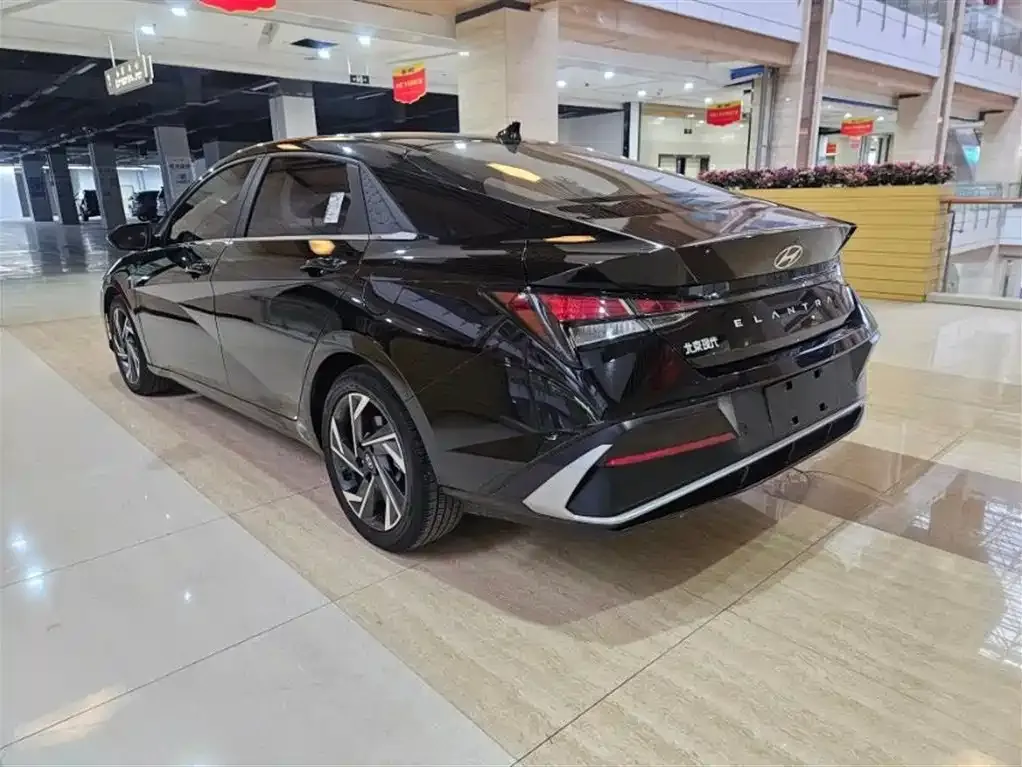 Hyundai Elantra 2023 из CN, фото 4