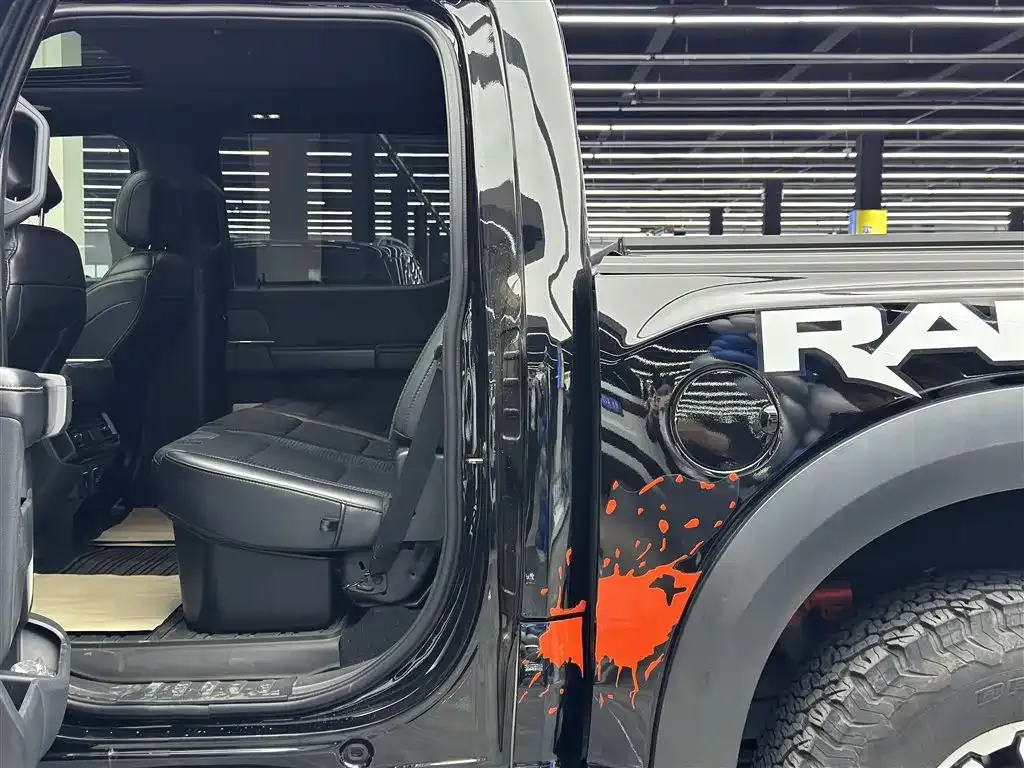 Ford F-150 Raptor — фото 10