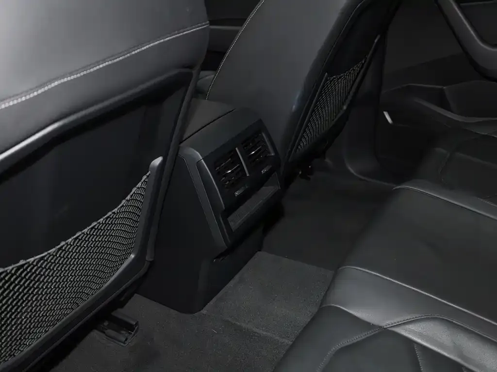 Volkswagen Touareg 2021 из CN, фото 8
