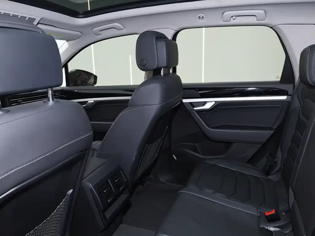 Volkswagen Touareg 2021 из CN, фото 5