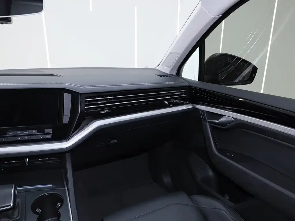 Volkswagen Touareg 2021 из CN, фото 9