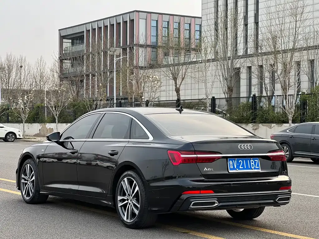 Audi A6L — фото 9