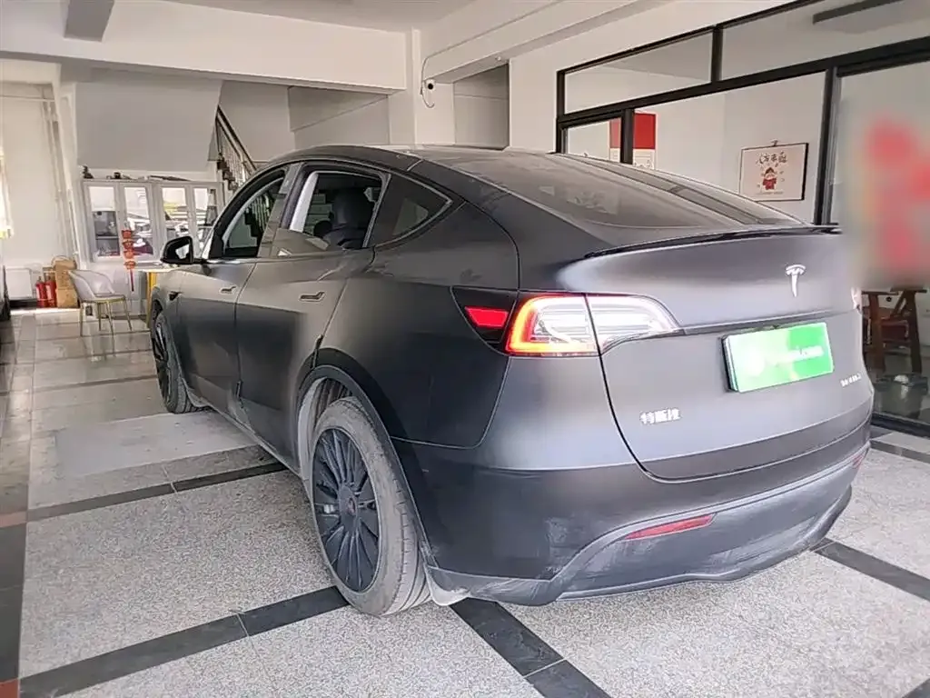 Tesla Model Y — фото 7