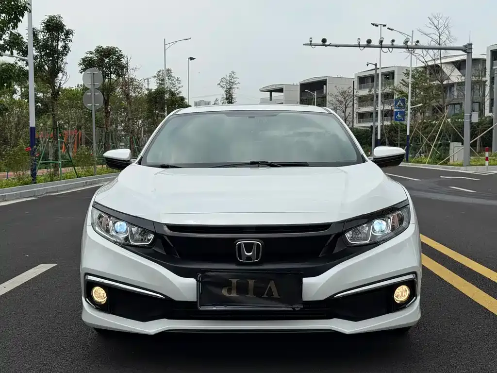 Honda Civic — фото 8
