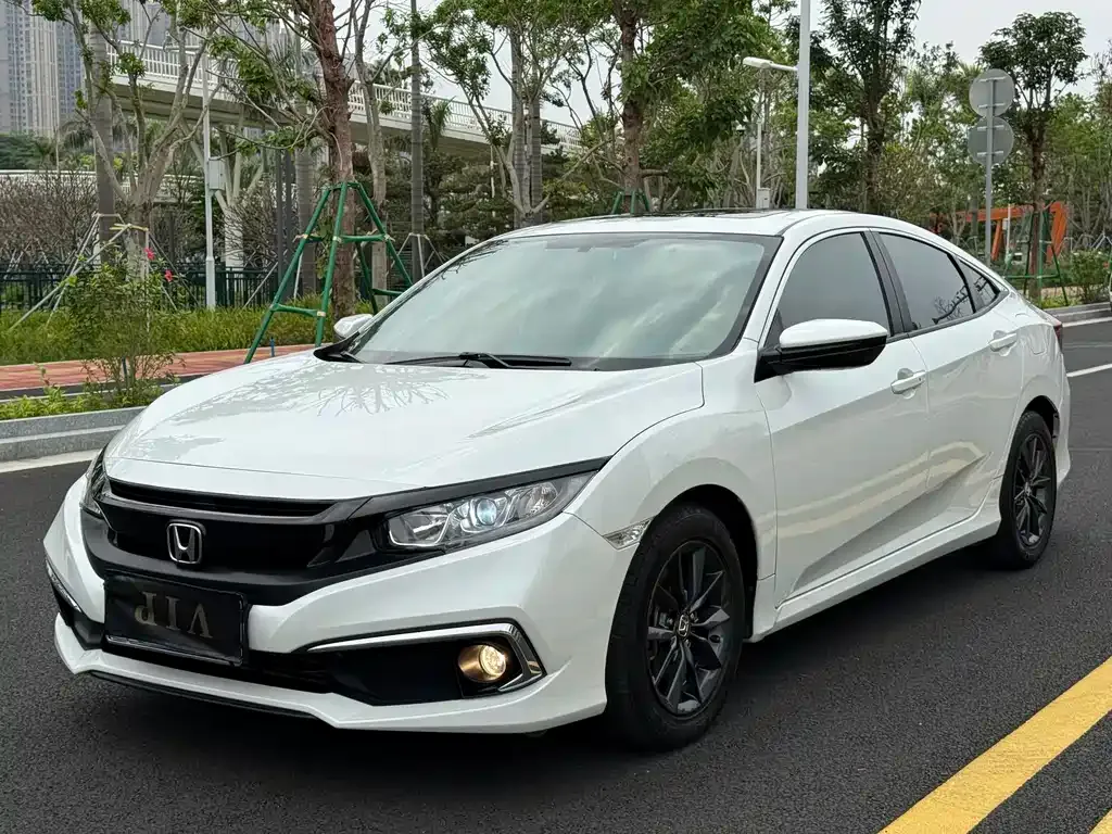 Honda Civic — фото 10