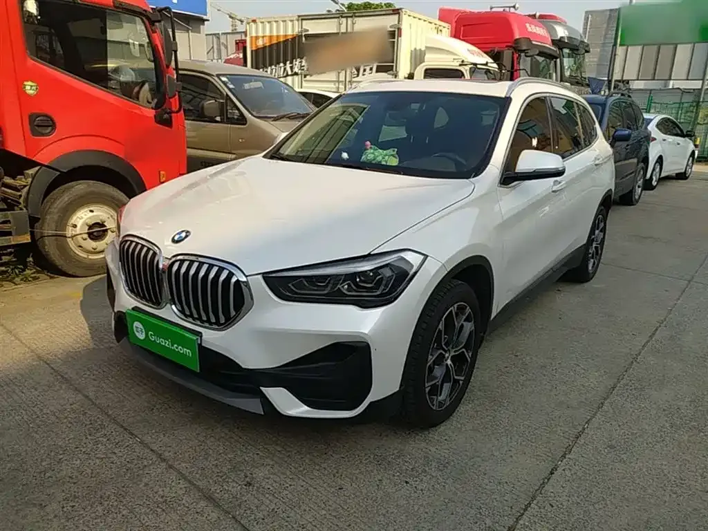 BMW X1 — фото 1