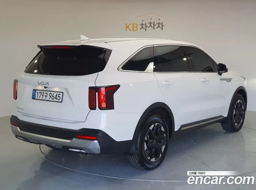 Kia Sorento — фото 8