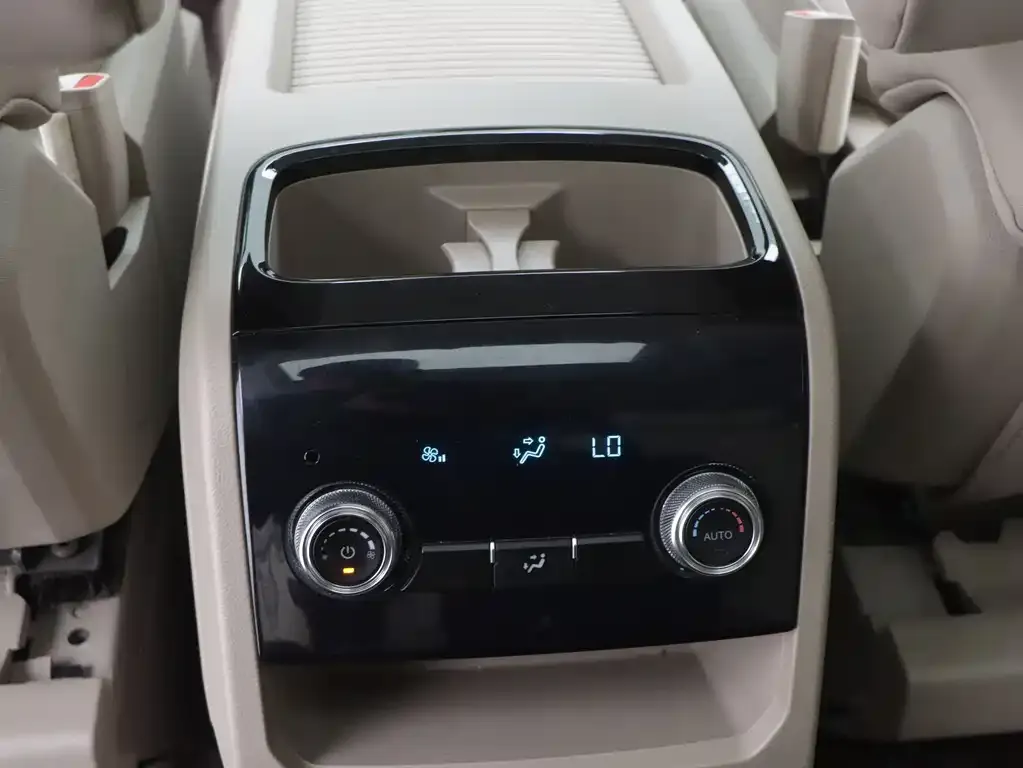 Ford Tourneo 2024 из CN, фото 5