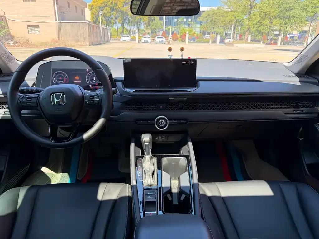 Honda Accord — фото 8