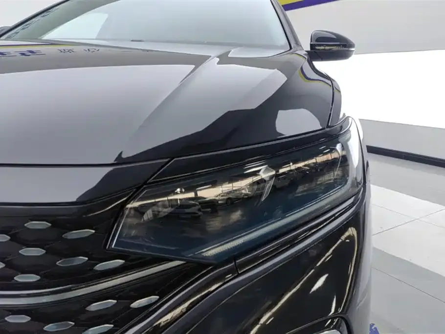 Volkswagen Passat — фото 3