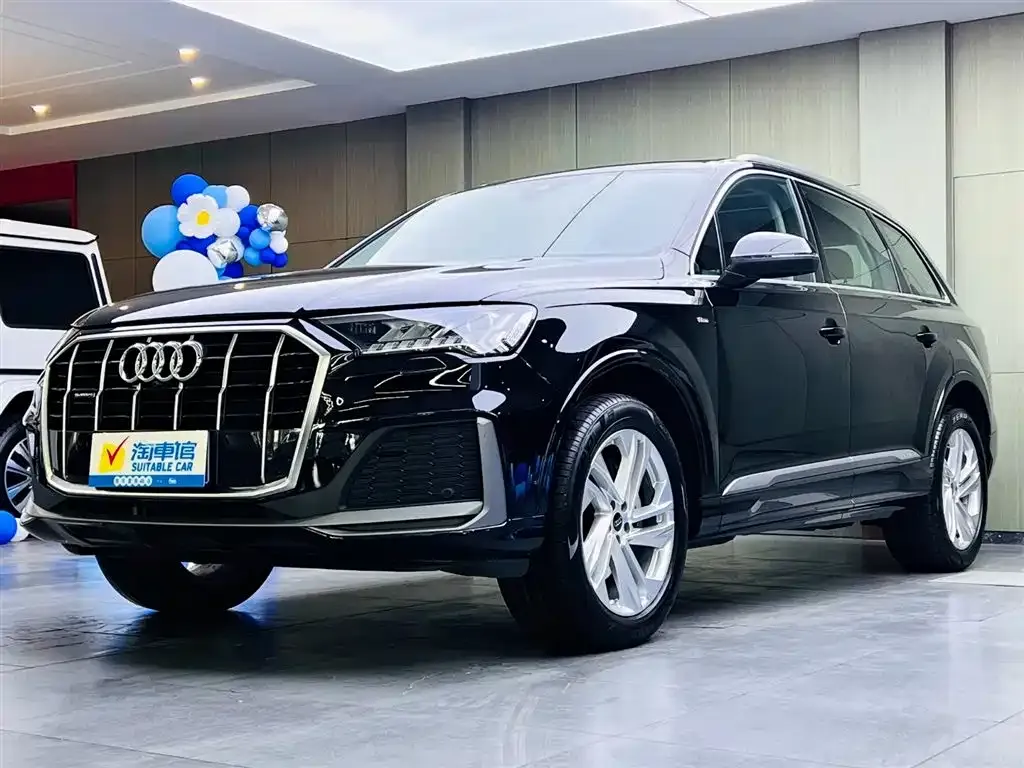 Audi Q7 2024 из CN, фото 1