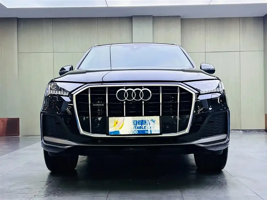 Audi Q7 2024 из CN, фото 2