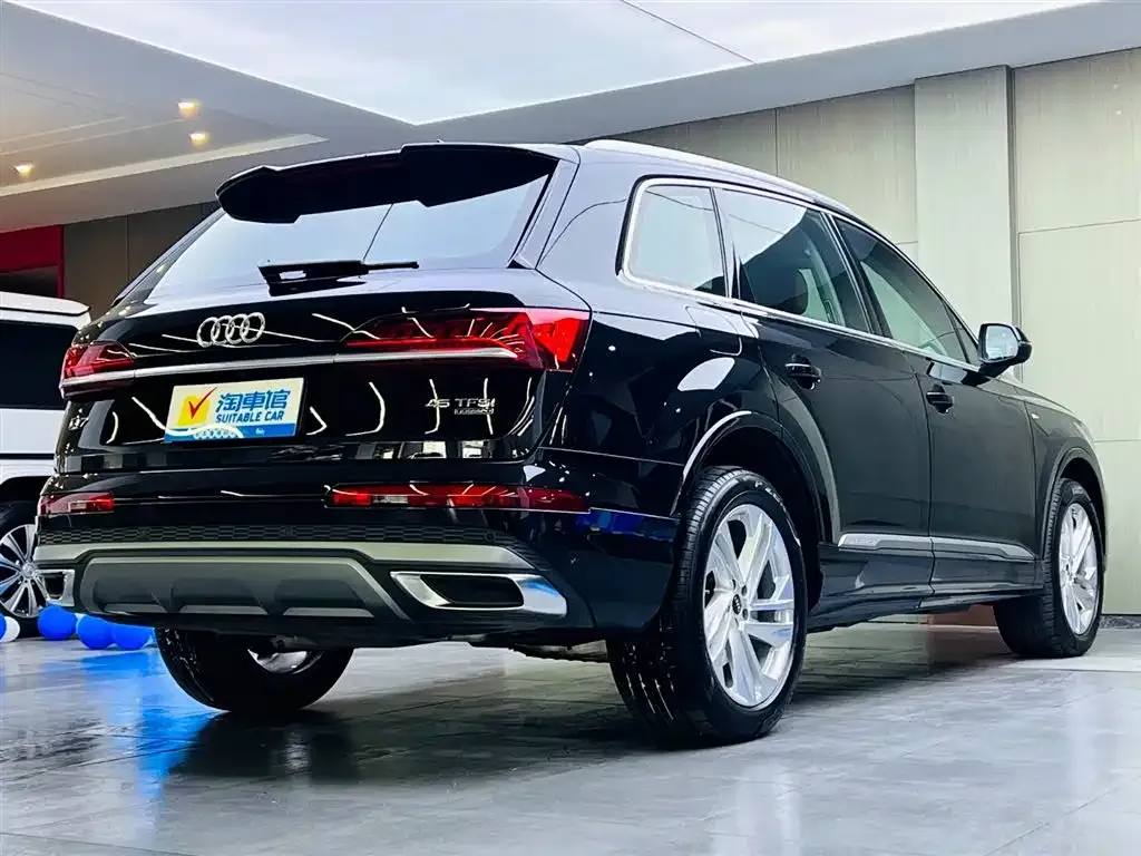 Audi Q7 2024 из CN, фото 10