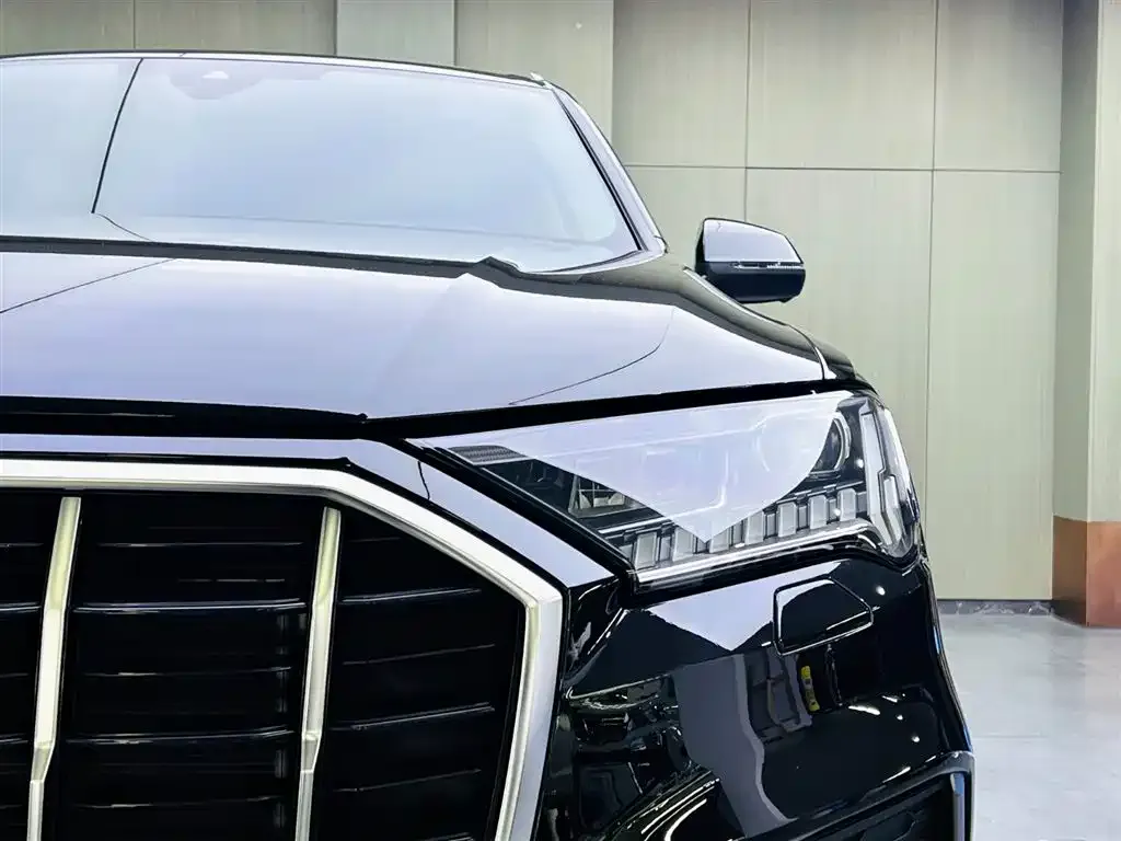 Audi Q7 2024 из CN, фото 4