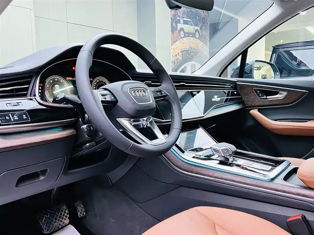 Audi Q7 2024 из CN, фото 3