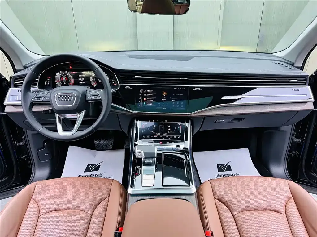 Audi Q7 2024 из CN, фото 8