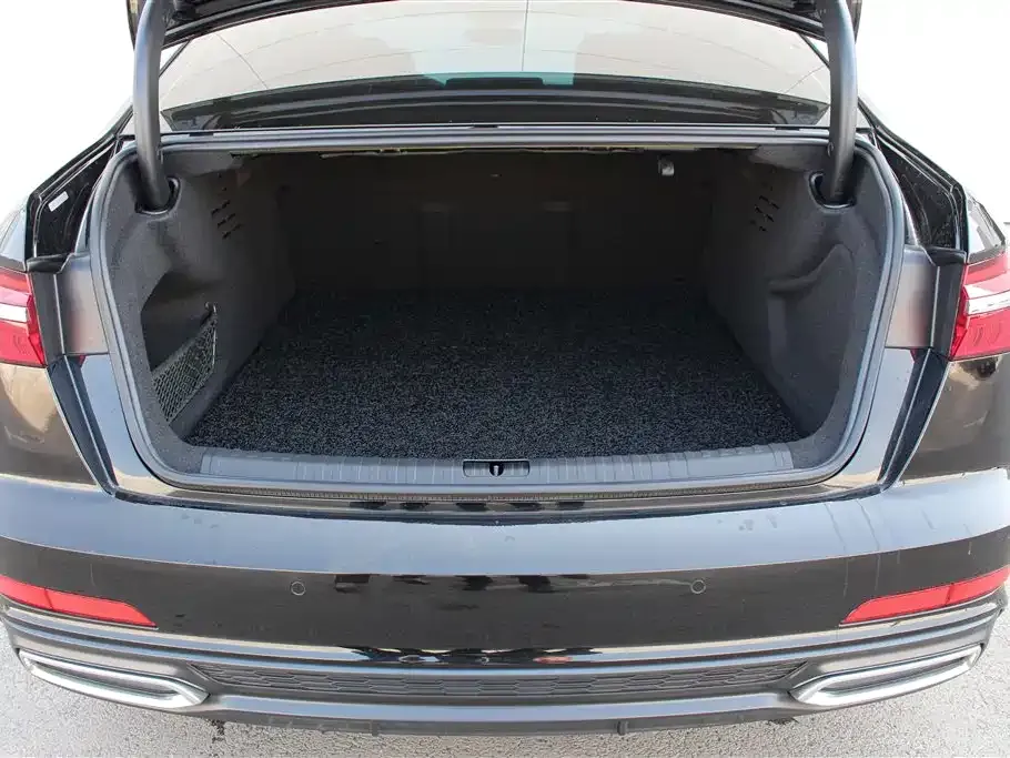 Audi A6L 2021 из CN, фото 9