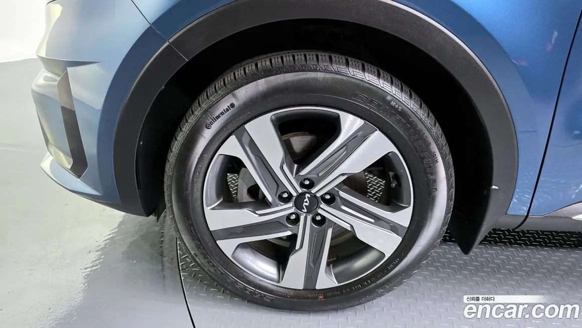 Kia Sorento — фото 9