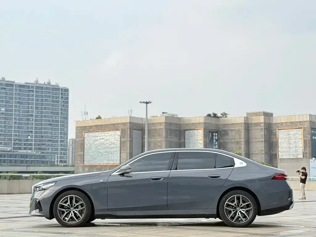 BMW i5 2025 из CN, фото 6