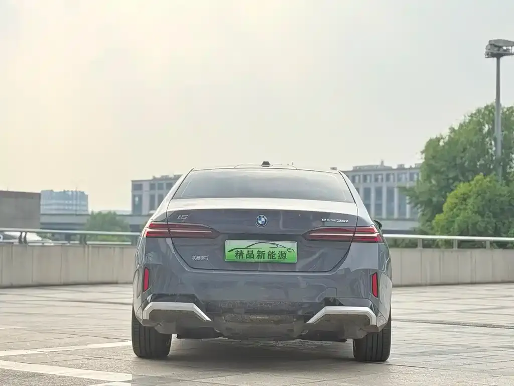 BMW i5 2025 из CN, фото 3