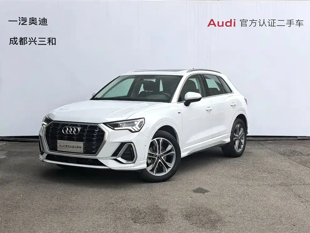 Audi Q3 — фото 1