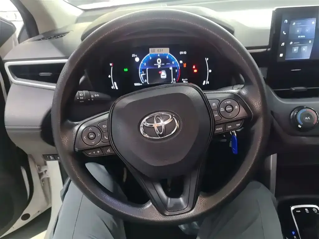Toyota Corolla Cross 2023 из CN, фото 4