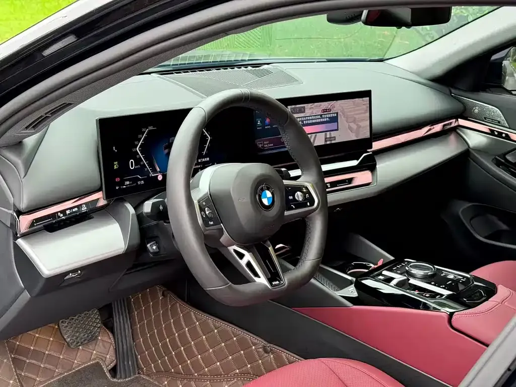 BMW 5 Series 2025 из CN, фото 7