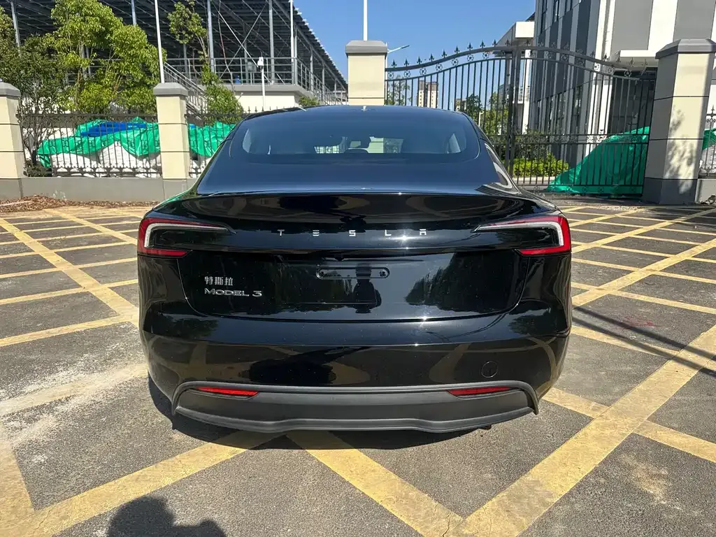 Tesla Model 3 — фото 6