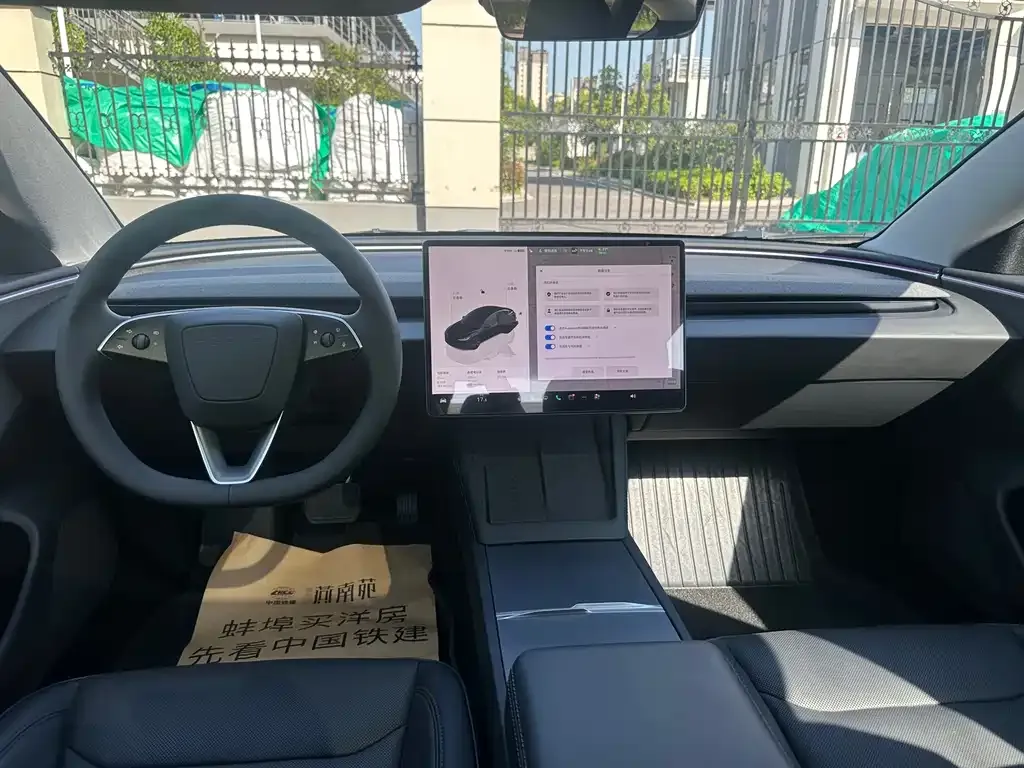Tesla Model 3 — фото 8