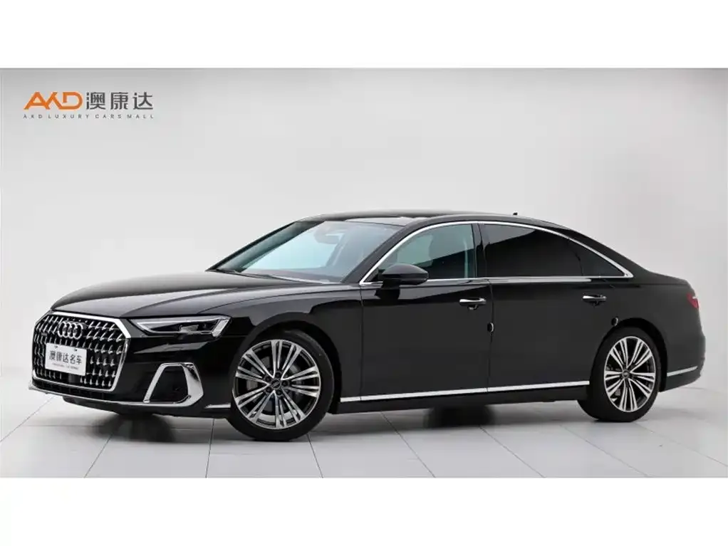 Audi A8 — фото 1