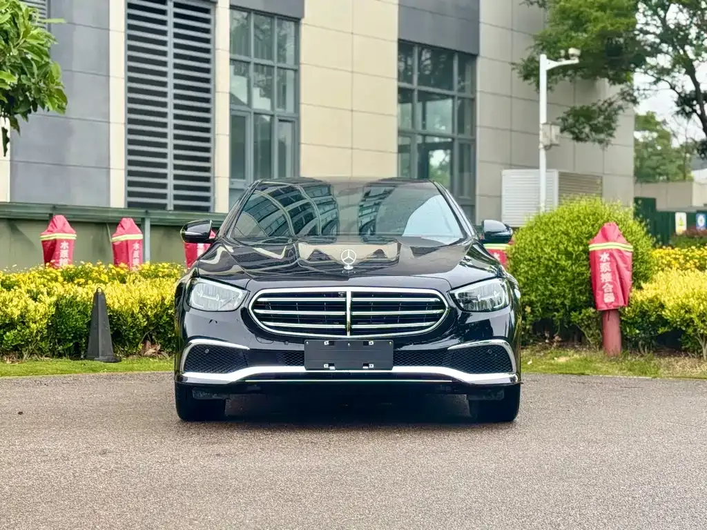 Mercedes-Benz E-Class — фото 8