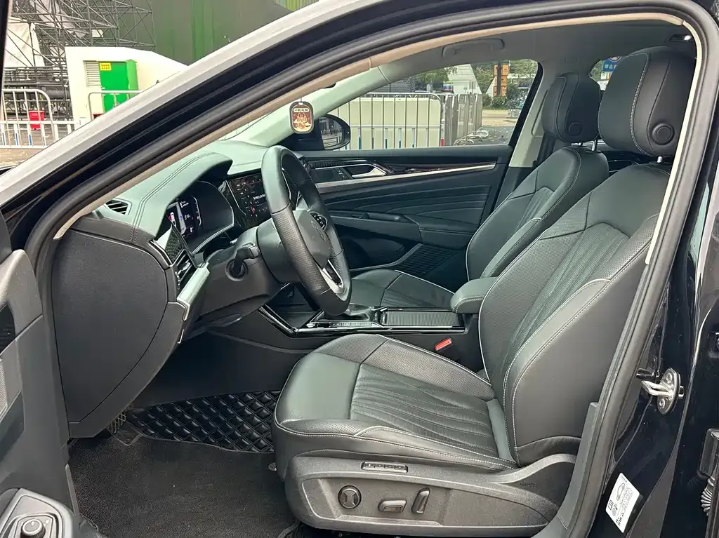Volkswagen Passat New Energy 2023 из CN, фото 2