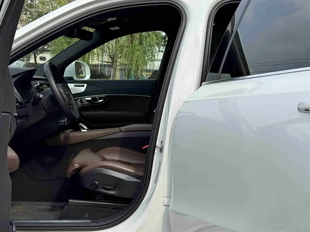 Volvo XC90 PHEV 2021 из CN, фото 7