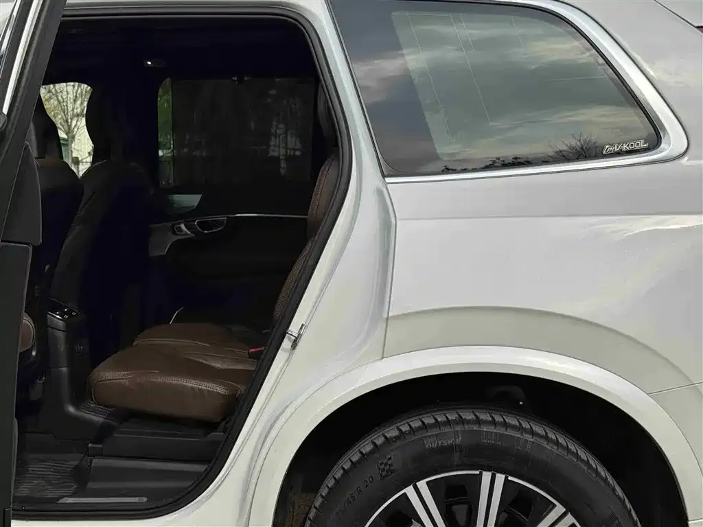 Volvo XC90 PHEV 2021 из CN, фото 3