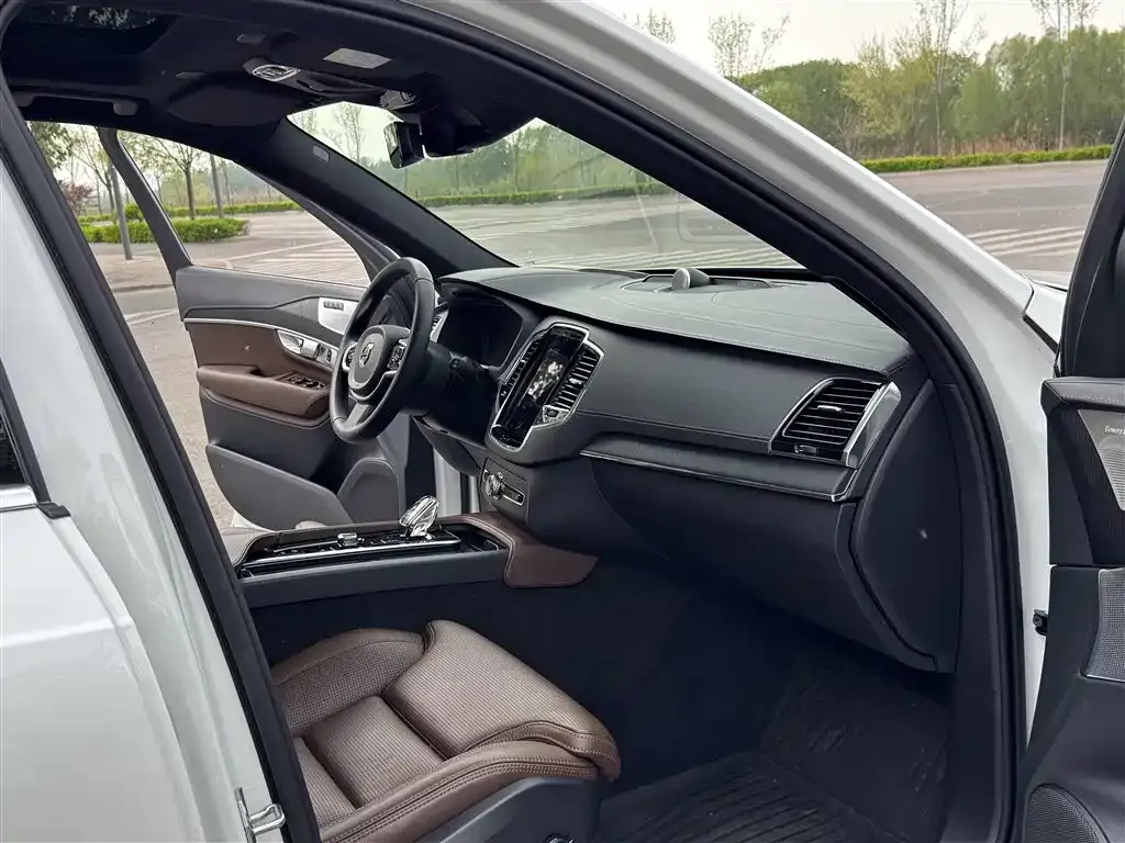 Volvo XC90 PHEV 2021 из CN, фото 8