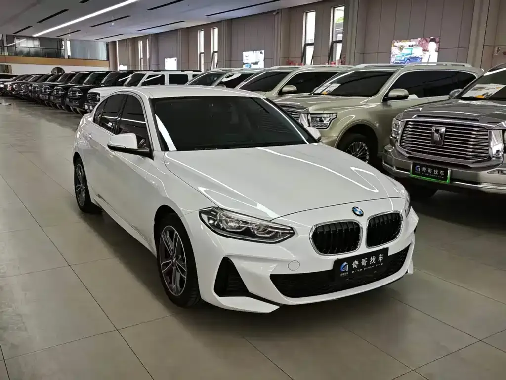 BMW 1 Series 2022 из CN, фото 1