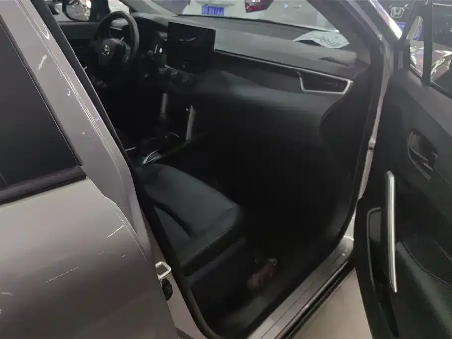 Toyota Corolla Cross — фото 3