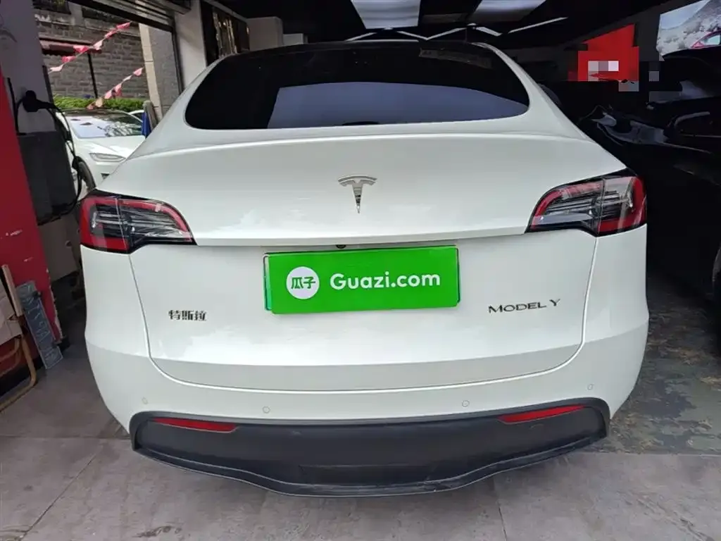 Tesla Model Y — фото 4